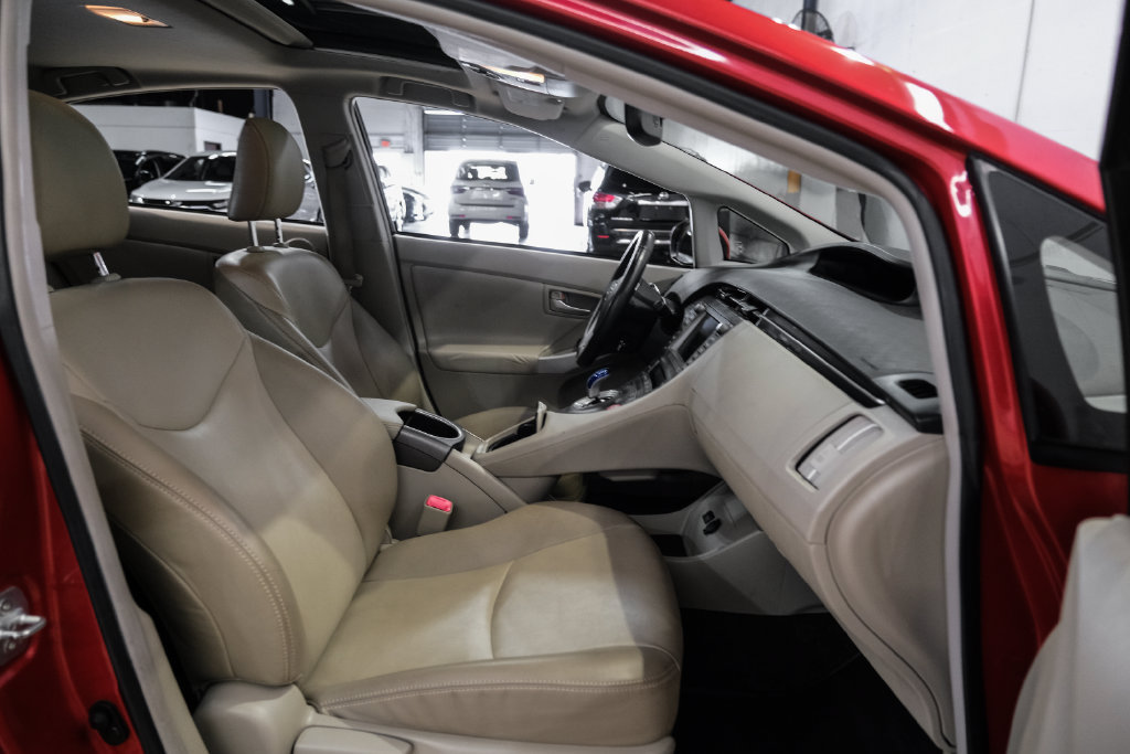 Used 2012 Toyota Prius Four w/ Deluxe Solar Roof Pkg FWD image 32