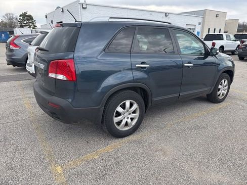 Used 2012 Kia Sorento LX w/ Convenience Pkg image 3