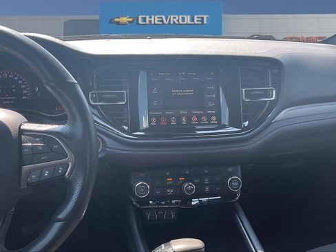 Used 2024 Dodge Durango SXT w/ SXT Blacktop Group RWD image 9