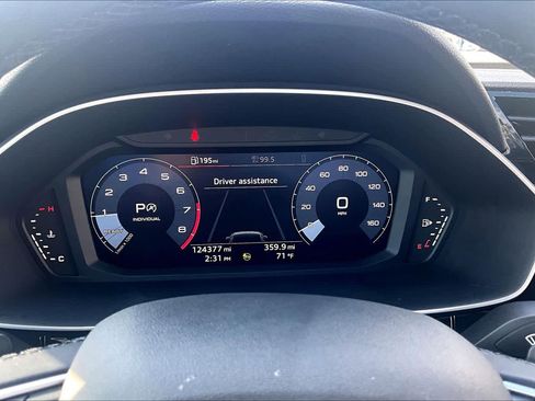 Used 2021 Audi Q3 2.0T Premium Plus w/ Premium Plus Package image 25