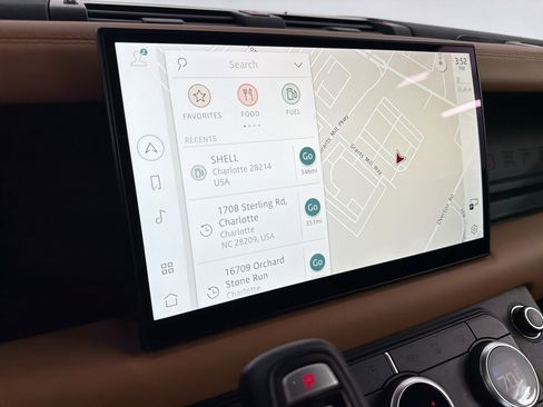 Certified 2023 Land Rover Defender 110 V8 image 21