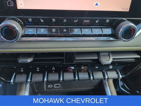 Used 2024 Chevrolet Colorado ZR2 w/ ZR2 Convenience Package III AWD/4WD image 18