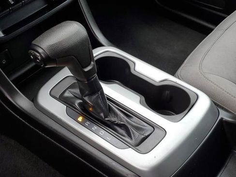 Used 2020 Chevrolet Colorado LT w/ Safety Package image 19