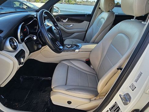 Used 2018 Mercedes-Benz GLC 300 image 24