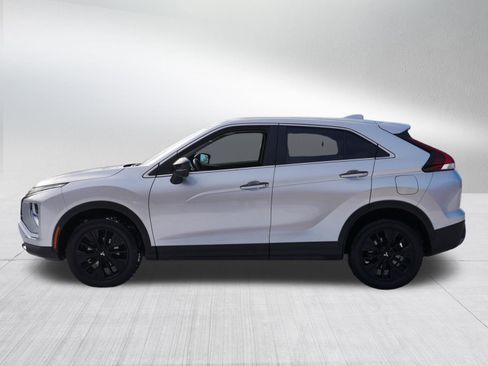 Used 2022 Mitsubishi Eclipse Cross LE image 4