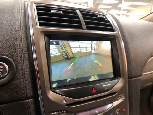 Used 2015 Lincoln MKX FWD w/ Equipment Group 102A image 16