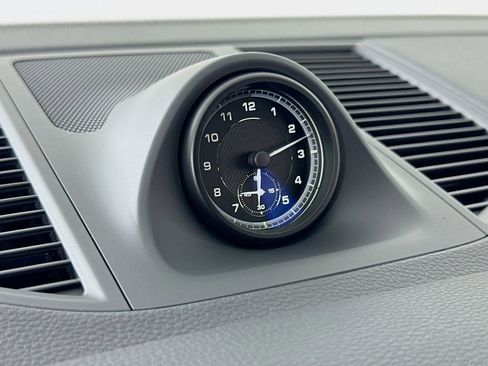 New 2026 Porsche Macan image 17