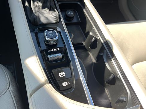 Used 2019 Volvo XC90 T5 Momentum w/ Protection Package Premier image 63