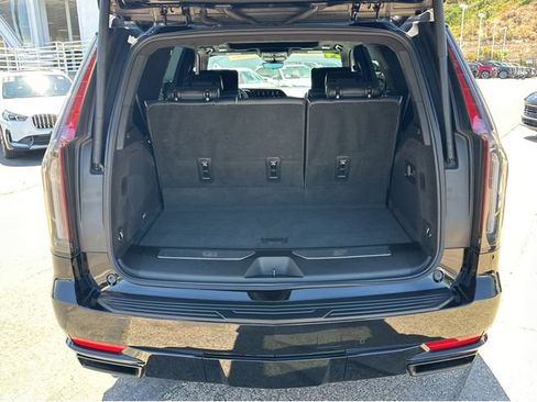 Certified 2024 Cadillac Escalade Sport Platinum w/ LPO, ONYX Package AWD/4WD image 31