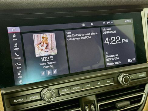 Certified 2021 Porsche Macan AWD/4WD image 17