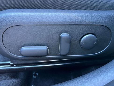 Used 2025 Hyundai Kona SEL image 23