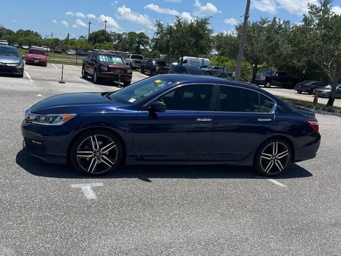 Used 2017 Honda Accord Sport image 3