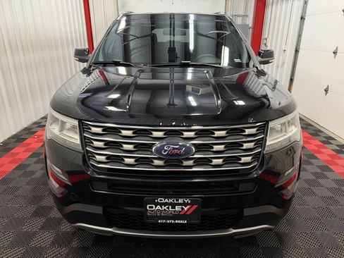 Used 2017 Ford Explorer XLT AWD/4WD image 7