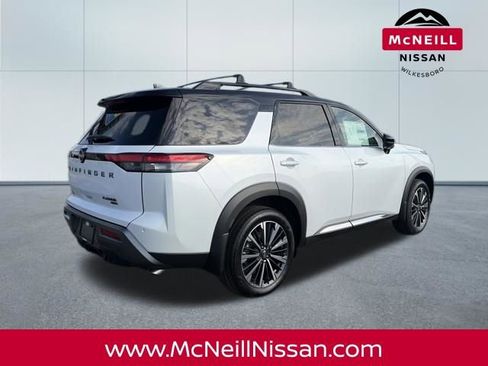 New 2026 Nissan Pathfinder Platinum AWD/4WD image 7