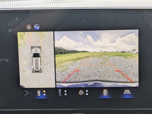 Certified 2025 Chevrolet Equinox RS w/ Safety and Technology Package FWD image 27