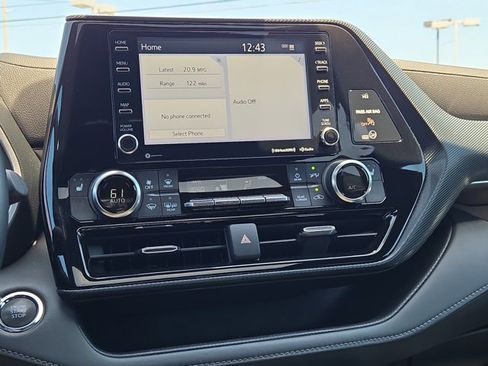 Used 2022 Toyota Highlander XSE image 19