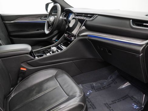 Certified 2023 Jeep Grand Cherokee Overland image 51