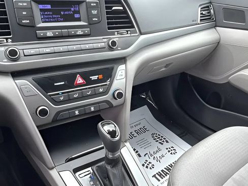 Used 2017 Hyundai Elantra SE FWD image 12