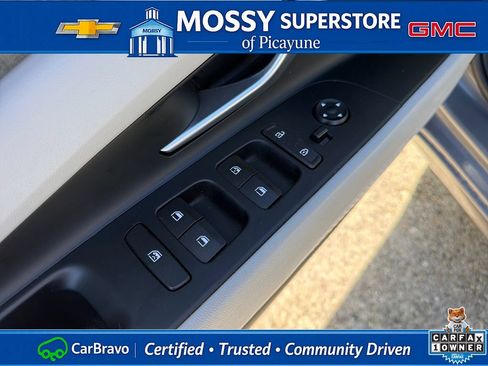 Used 2023 Hyundai Elantra Limited w/ Preferred Accessory Package FWD image 15