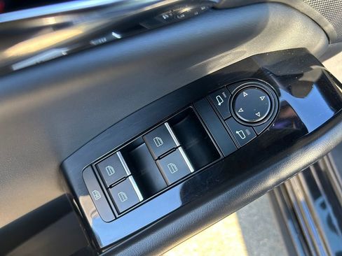 Used 2025 MAZDA MAZDA3 s image 23