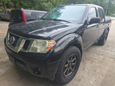 Used 2018 Nissan Frontier SV w/ Value Truck Package AWD/4WD image 1