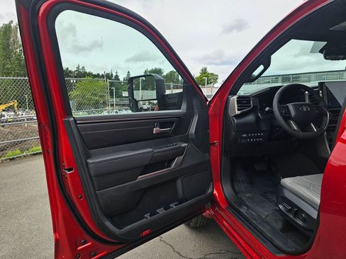 New 2026 Toyota Tundra SR5 AWD/4WD image 18