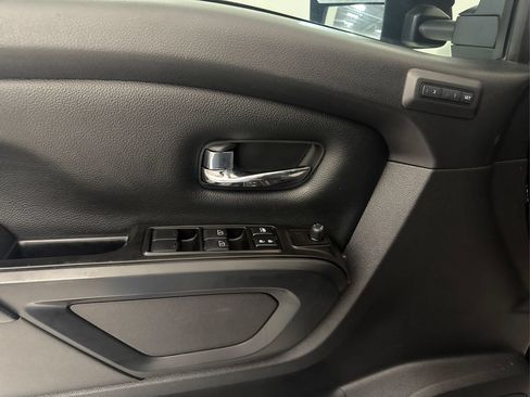 Used 2019 Nissan Titan SL w/ Midnight Edition AWD/4WD image 31