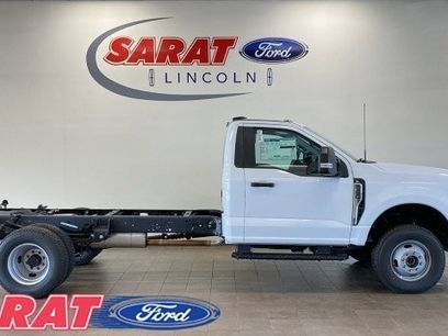 New 2025 Ford F350 XL w/ XL Chrome Package