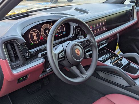 New 2026 Porsche Cayenne image 4