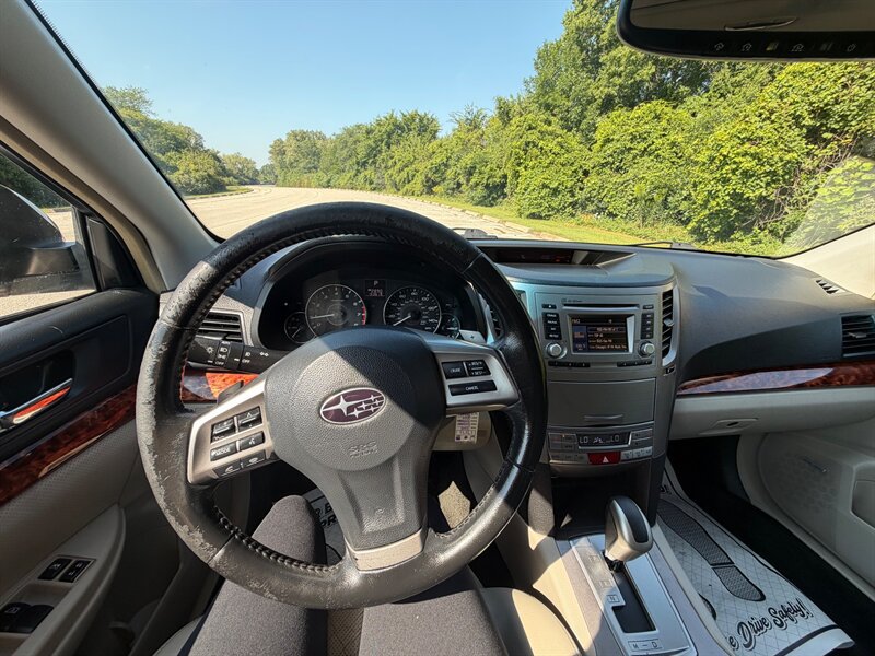 Used 2012 Subaru Outback 2.5i Limited w/ Moonroof Pkg AWD/4WD image 12