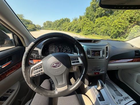 Used 2012 Subaru Outback 2.5i Limited w/ Moonroof Pkg AWD/4WD image 12