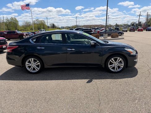 Used 2013 Nissan Altima 3.5 SL w/ Technology Pkg FWD image 6