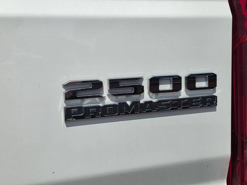 Used 2025 RAM ProMaster 2500 w/ Convenience Group FWD image 4