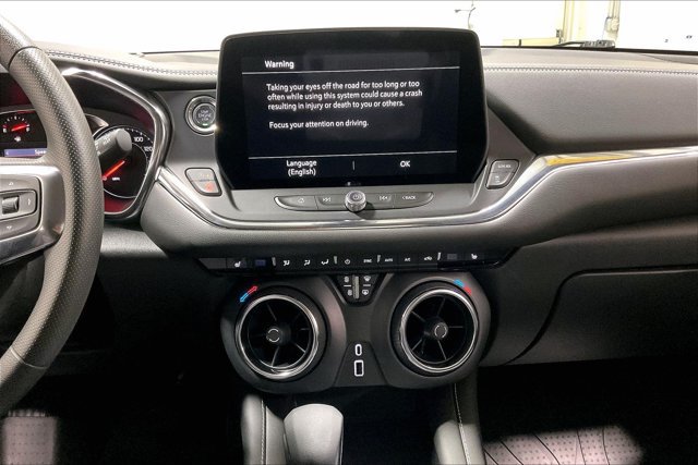 Used 2025 Chevrolet Blazer LT FWD image 6