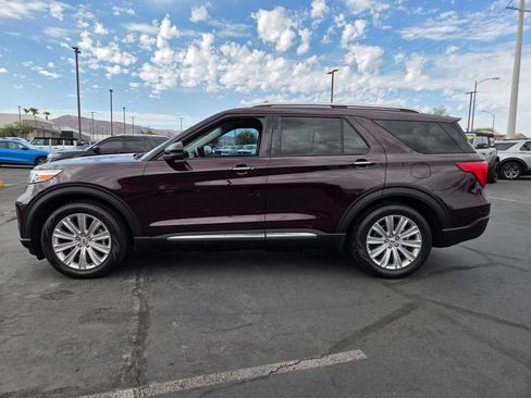 Certified 2023 Ford Explorer Limited w/ Limited Technology Package RWD image 3