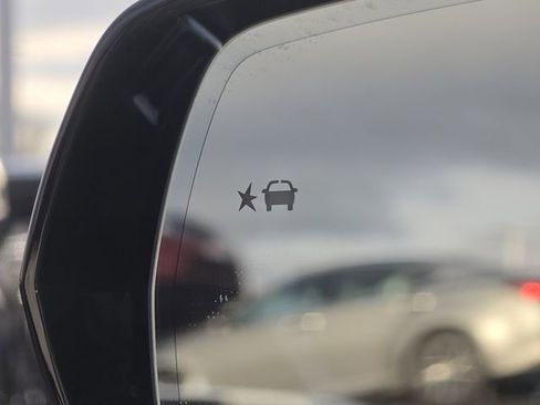 Used 2024 Cadillac Lyriq Sport image 9