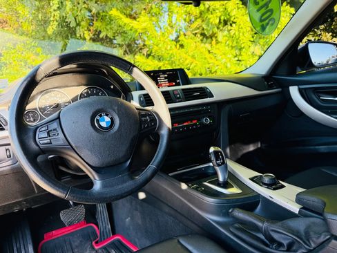 Used 2015 BMW 320i Sedan image 4