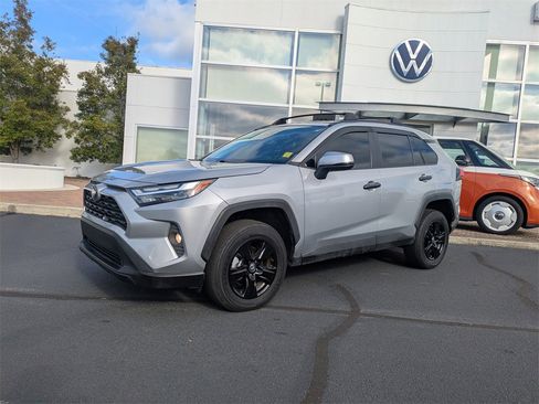 Used 2023 Toyota RAV4 XLE image 9