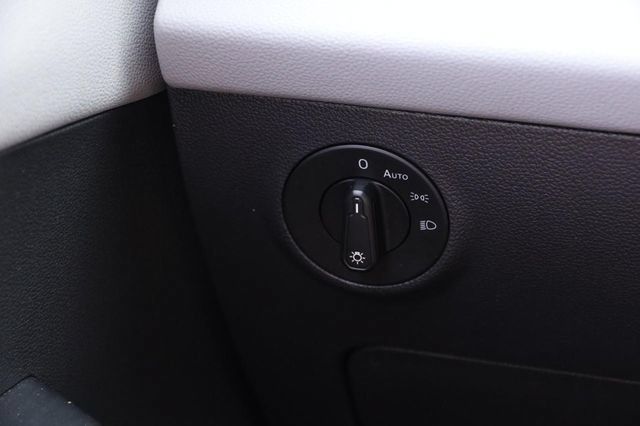 Certified 2023 Volkswagen Taos SE AWD/4WD image 18