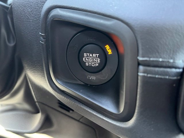 Used 2024 Jeep Wrangler Unlimited Rubicon w/ Convenience Group AWD/4WD image 16