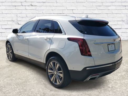Certified 2024 Cadillac XT5 Premium Luxury w/ Technology Package FWD image 2