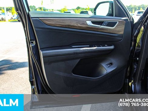 Used 2025 Volkswagen Atlas SE FWD image 38