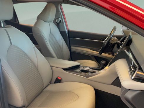 Used 2022 Toyota Camry SE w/ Audio Upgrade Package FWD image 38