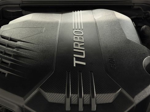 Used 2022 Genesis G70 3.3T image 40