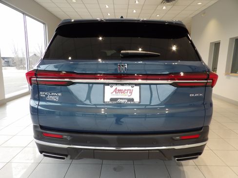 Used 2025 Buick Enclave Preferred image 5