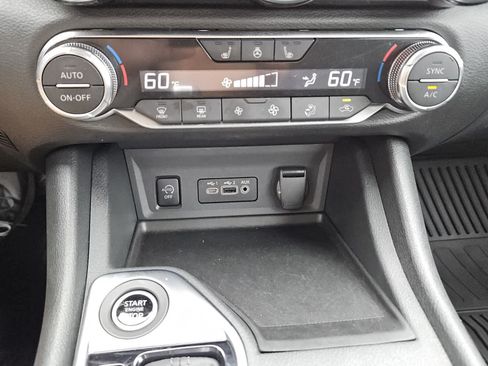 Used 2025 Nissan Sentra SV w/ All-Weather Package FWD image 10
