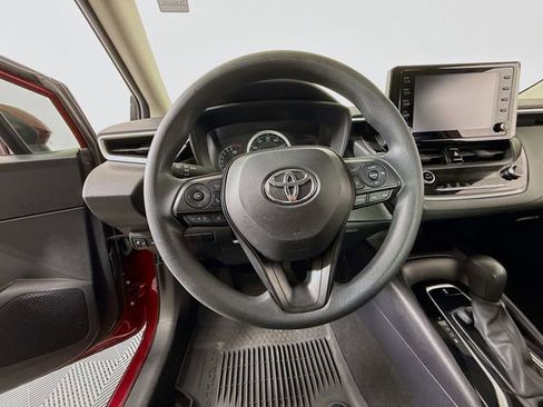 Used 2022 Toyota Corolla LE image 12