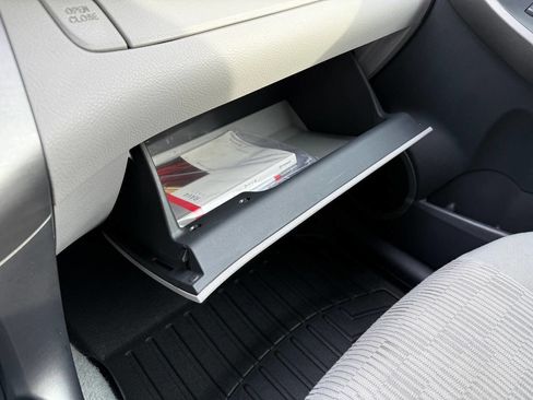 Used 2011 Toyota RAV4 4WD image 25