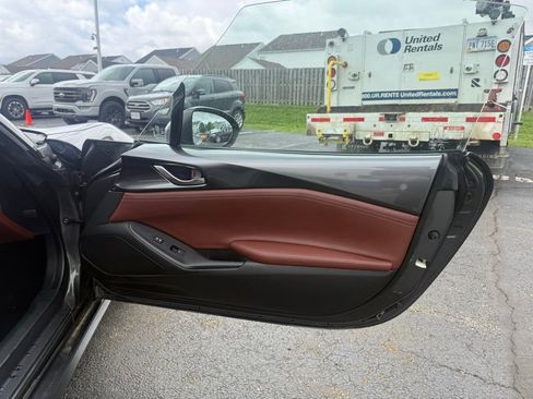 Used 2019 MAZDA MX-5 Miata RF Grand Touring RWD image 46