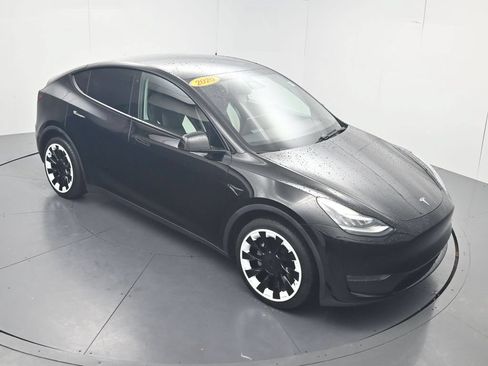 Used 2020 Tesla Model Y Long Range AWD/4WD image 40